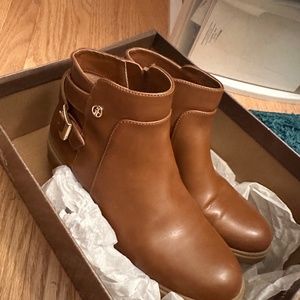 Brown guani Bernini booties 6.5